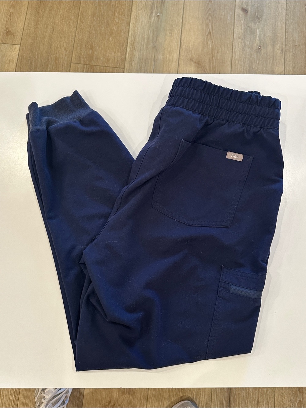 Navy Figs scrub pants/“joggers” sz large